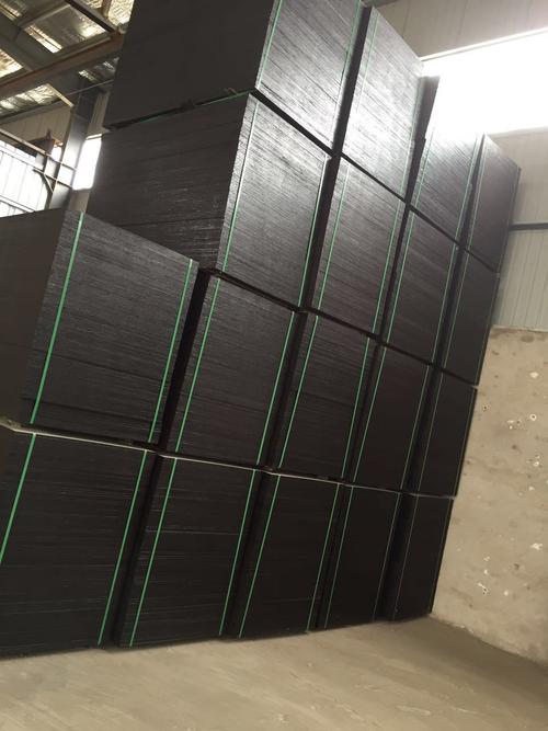 建筑模板黑模板率覆膜板生产厂家